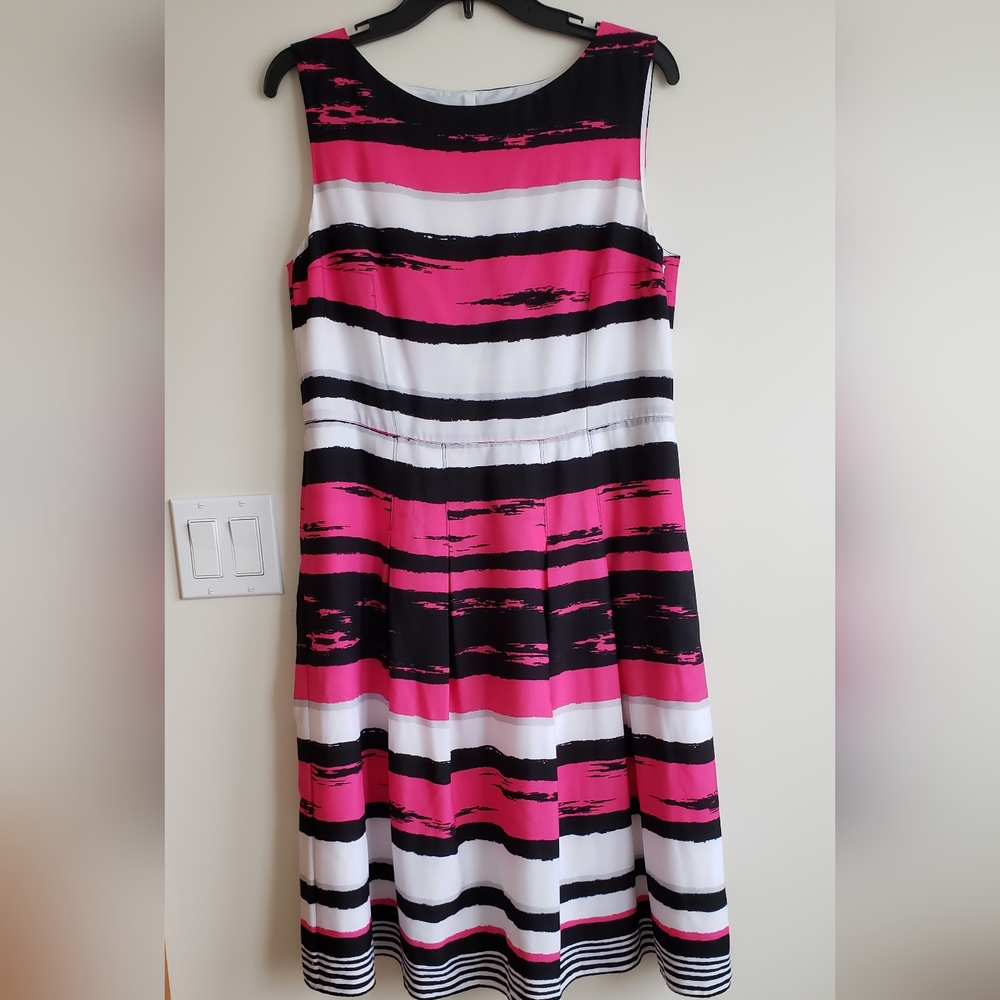 Jones New York Collection Dress. Size 10. NWT